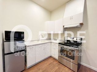 5816 SW Huddleson St #1, Portland, OR 97219