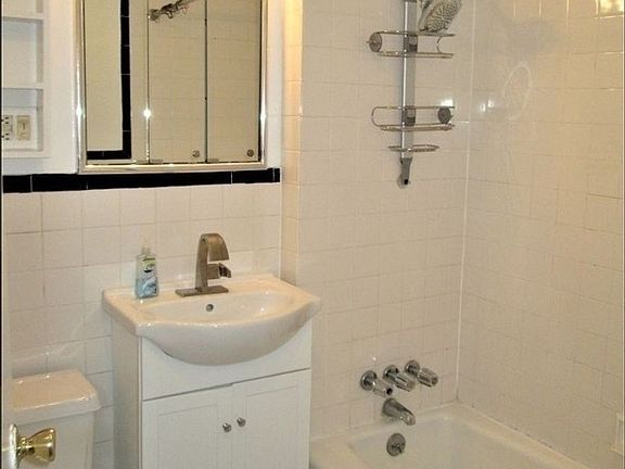 5th image of 40 E 65th St #5F