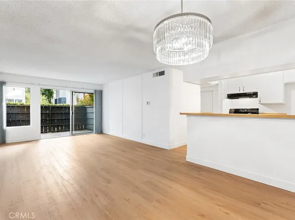 18645 Hatteras St Unit 137, Tarzana, CA 91356