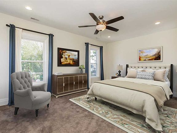 3rd image of 5900 W Cabanne Pl
