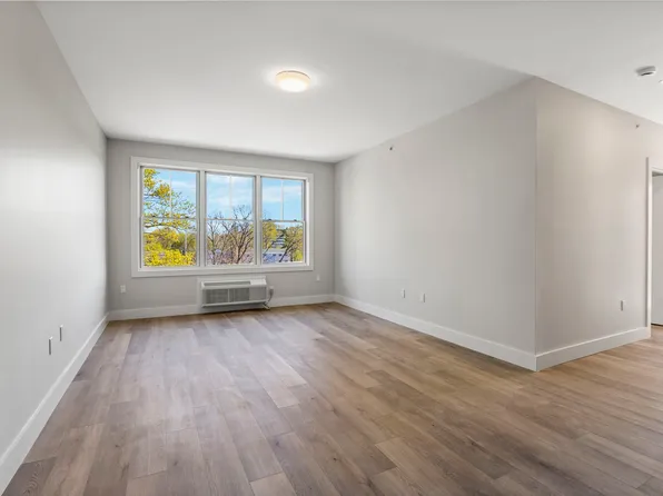 2021 Jones Road image 4 of 12