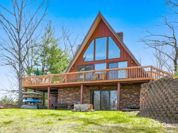 8459 North St, Newaygo, MI 49337