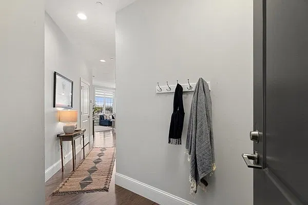 2 bed, 1054 sqft, $3,495 — Photo 3