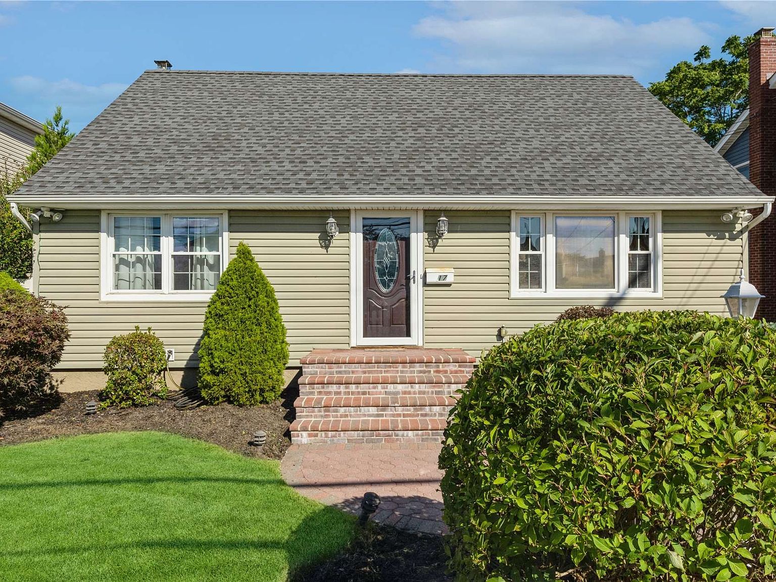 17 Mineola Avenue, Hicksville, NY 11801 Zillow