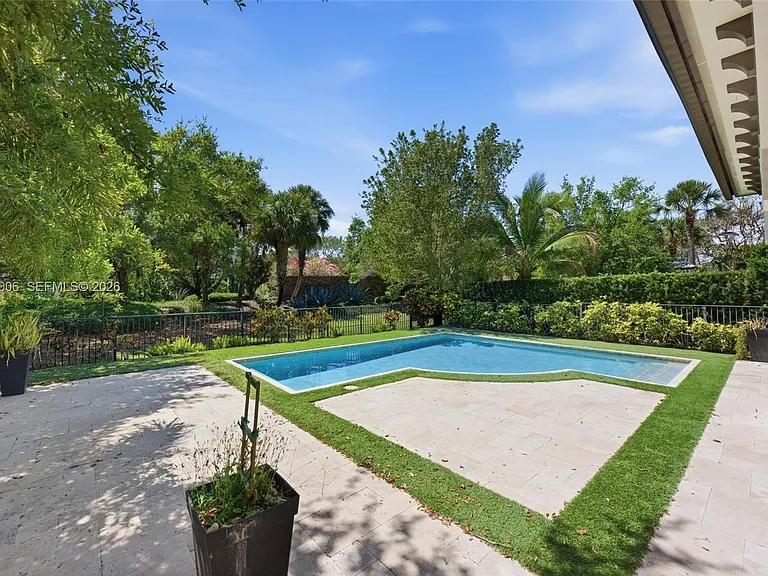 9564 Exbury Ct — Photo 42