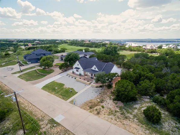 405 Oak Tree Dr, Graford, TX 76449