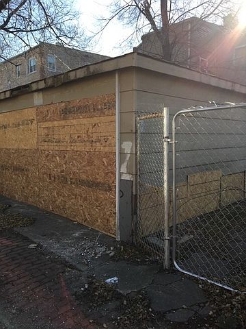 2nd image of 4250 W Adams St