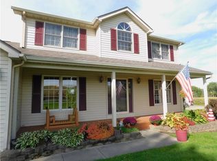 151 Finewood Rd, Newark, NY 14513