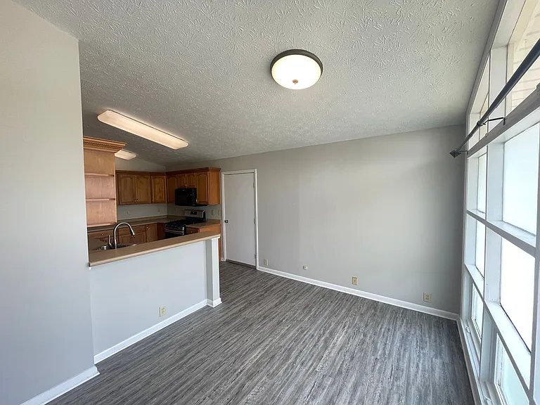 2800 N Salisbury St — Photo 2