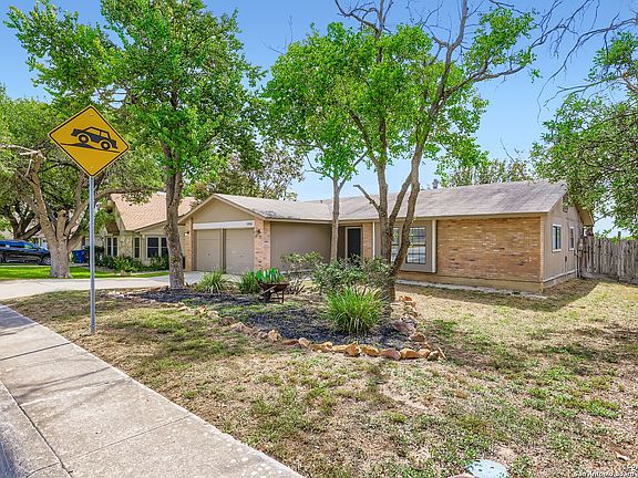 3rd image of 5450 Mountain Vista Dr