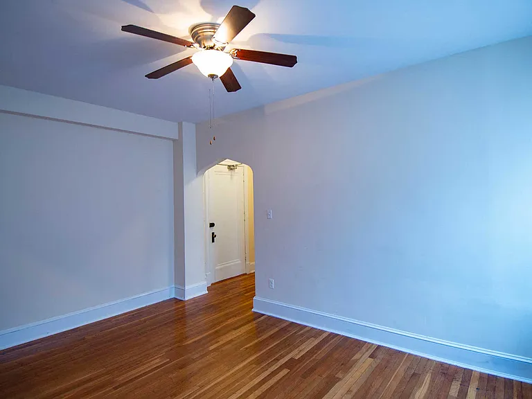 Connecticut Avenue Apartments/Dore/The Abby — Photo 63