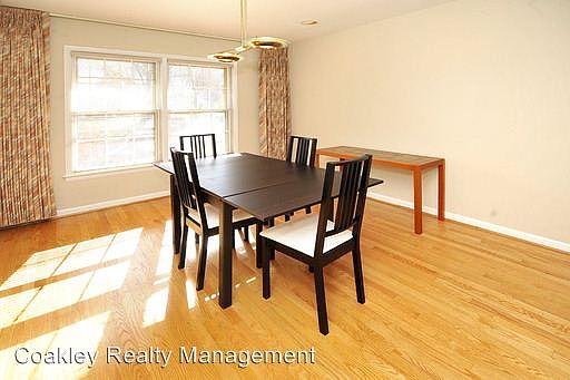 3rd image of 5415 Linden Ct