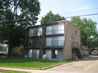 320 N Crystal St APT A, Elgin, IL