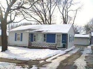 1217 Apel Ave, Worthington, MN 56187