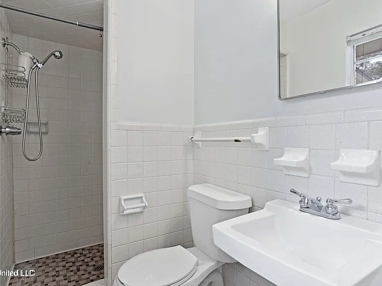 2508 Shady Ln — Photo 17