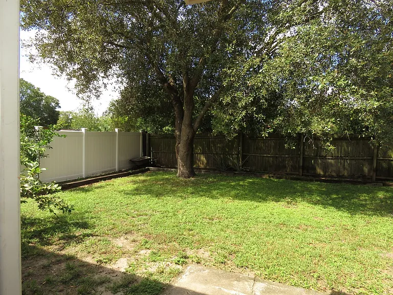 8606 Woodridge Rd — Photo 11