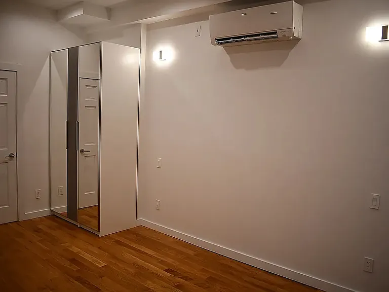 101 Dupont St #2 — Photo 10