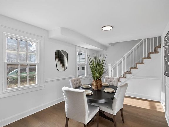 4th image of 71 Aylwin Rd