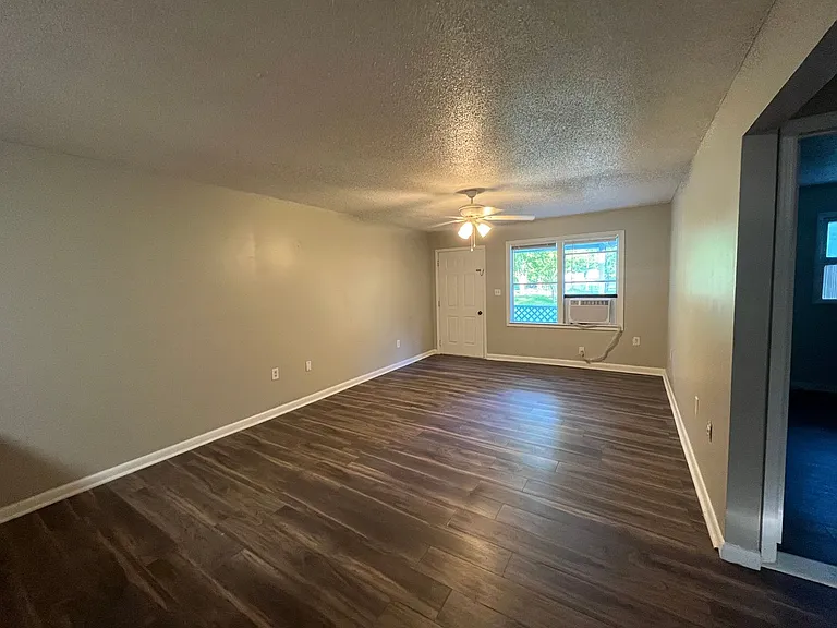 4322 Banks Dr — Photo 6