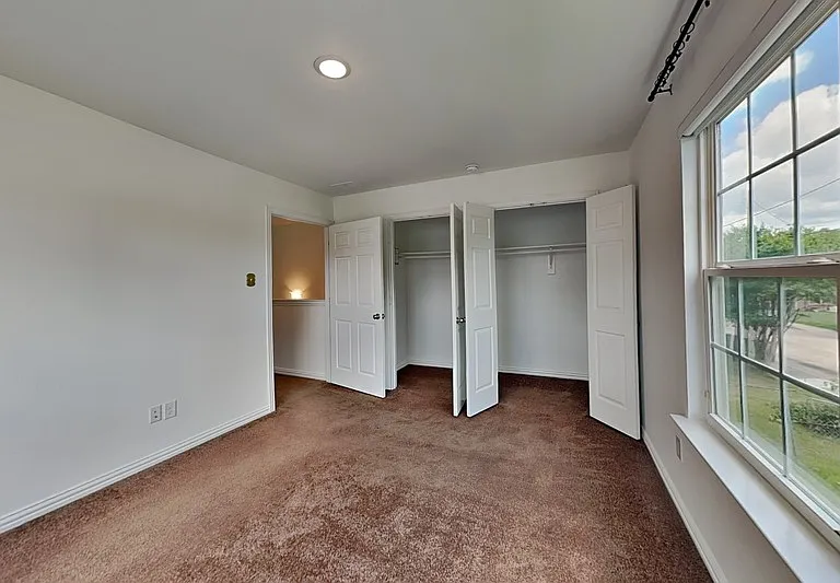 3321 Rutz St — Photo 5