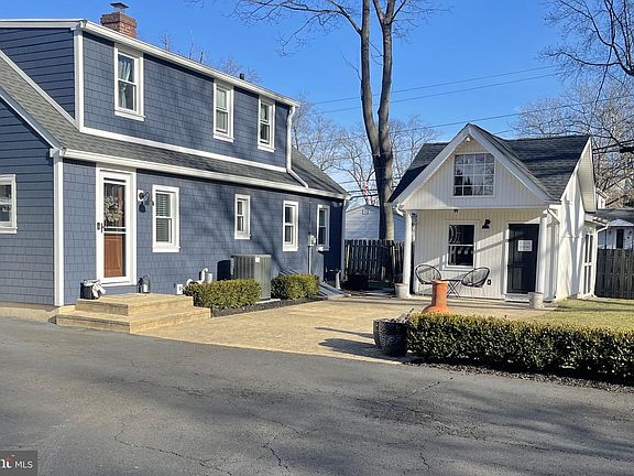 5th image of 827 River Rd