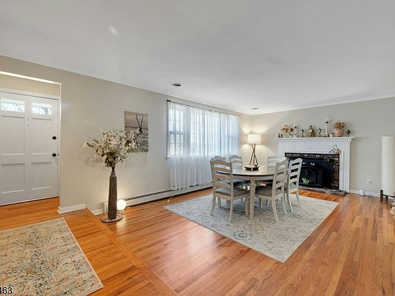2nd image of 55 Carlton Rd