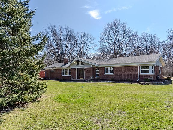 2nd image of 888 Woodstock Rd