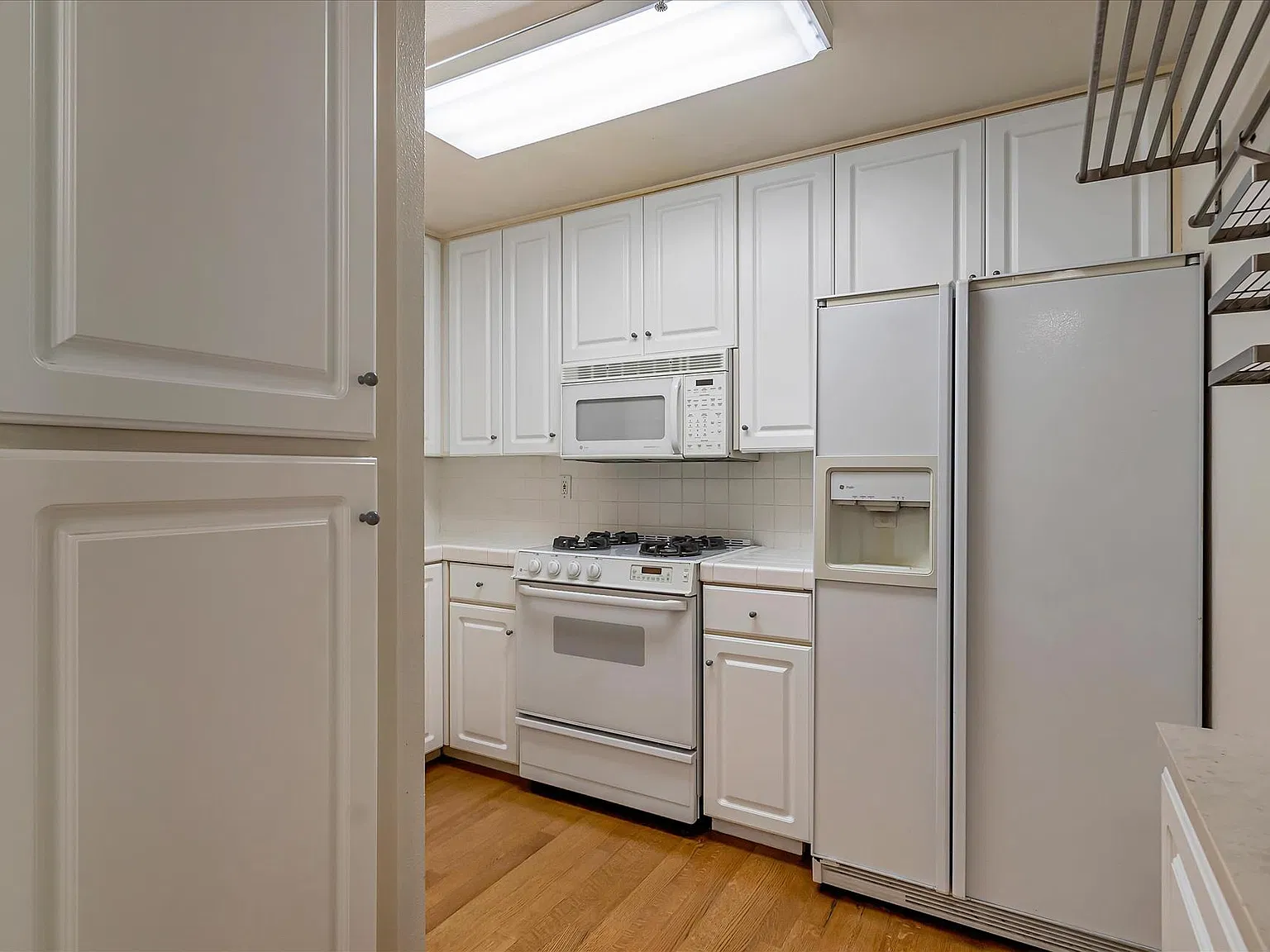 2 bed, 2.5 bath, 1150 sqft, $3,450 — Photo 4