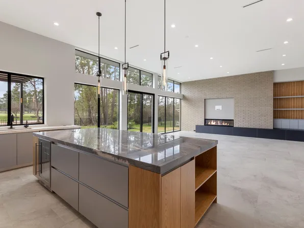 51 Huntsmans Horn Cir, Spring, TX 77380