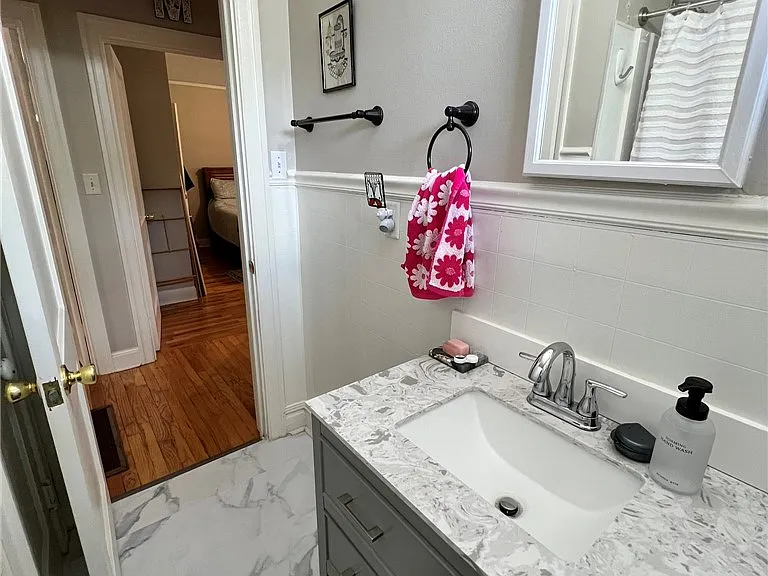 101 Clinton Dr #B — Photo 9