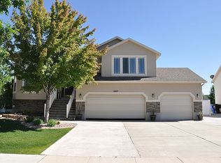 1667 Homestead Cir, Farmington, UT 84025