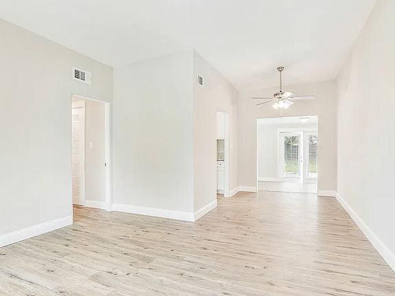 5th image of 5915 Dahlia Dr