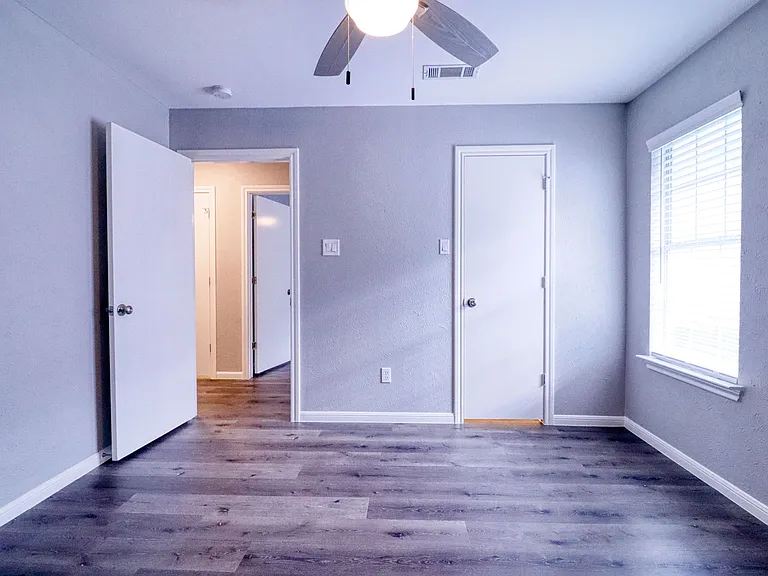 2221 Bowie Dr #7 — Photo 26