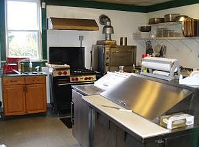 Store kitchen w/appliances!