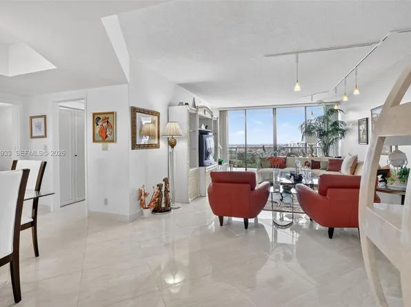 20281 E Country Club Dr APT 2403, Aventura, FL 33180