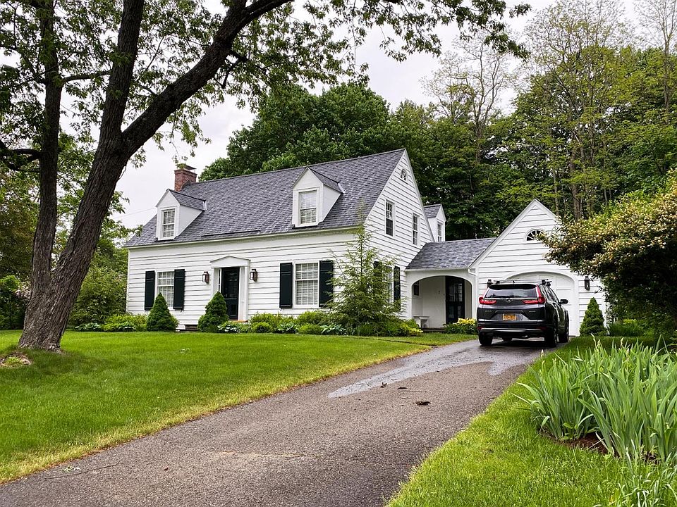 1st image of 7 Pine Blvd