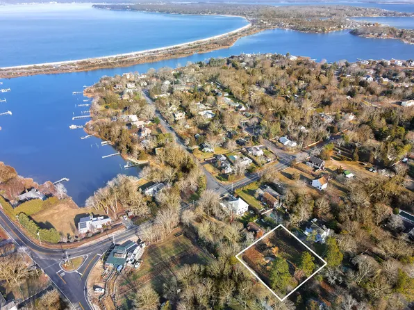 12 Cedar Dr, Sag Harbor, NY 11963