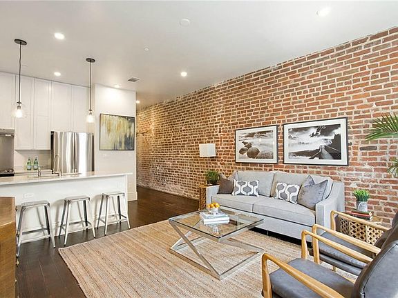 2nd image of 425 Gravier St #302