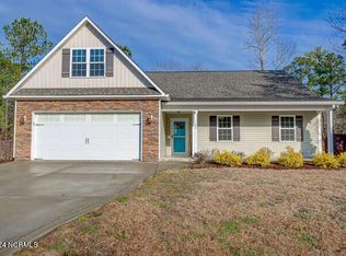 100 Old Dock Landing Rd, Sneads Ferry, NC 28460