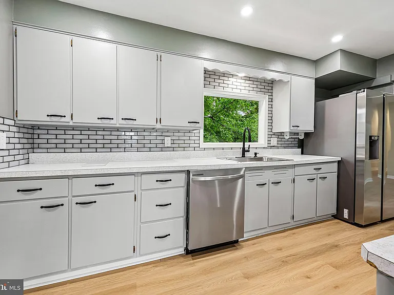 7200 Vellex Ln — Photo 19