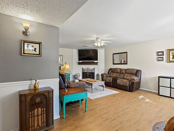 4th image of 2701 Ivanridge Ln