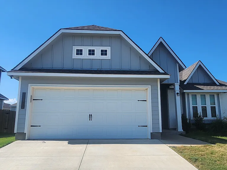 11512 Orbital St — Photo 1