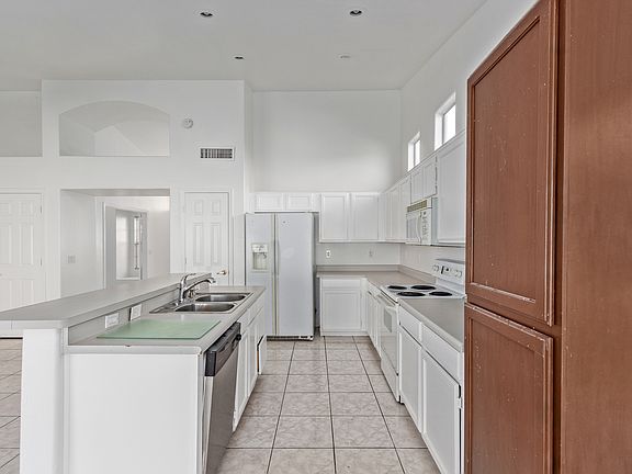 3rd image of 8638 W Joan De Arc Ave