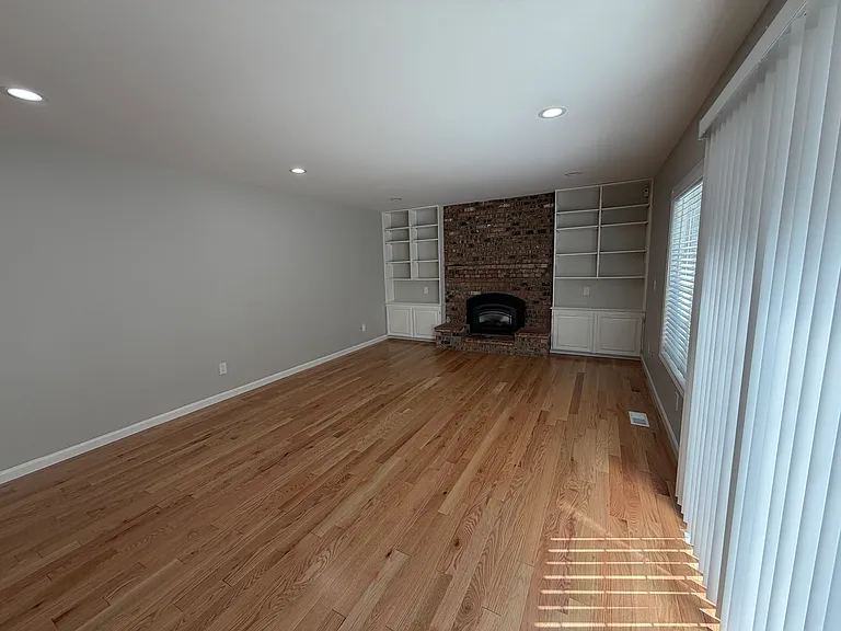 14201 NE 27th St — Photo 37