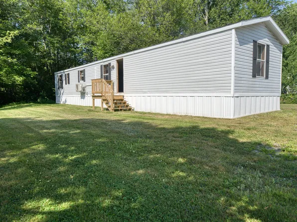 2 Center Road, Searsport, ME 04974