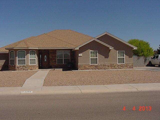 1st image of 1203 Saunders Dr