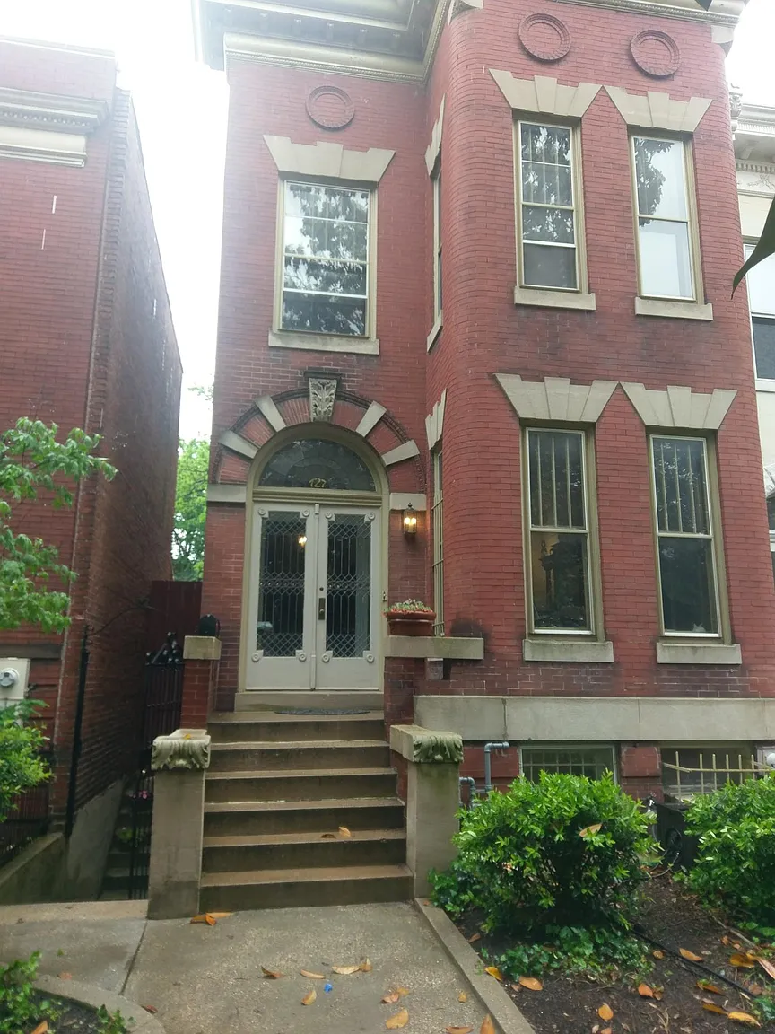 727 Massachusetts Ave NE #B photo 1