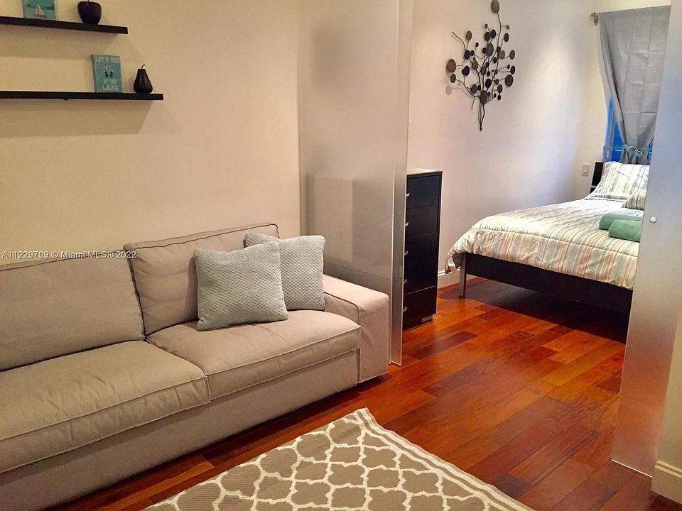 1st image of 526 15th St APT 14
