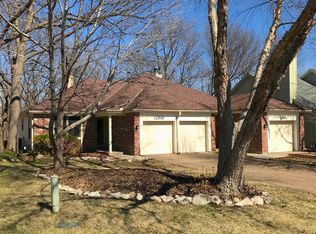12516 W 105th Ter, Overland Park, KS 66215