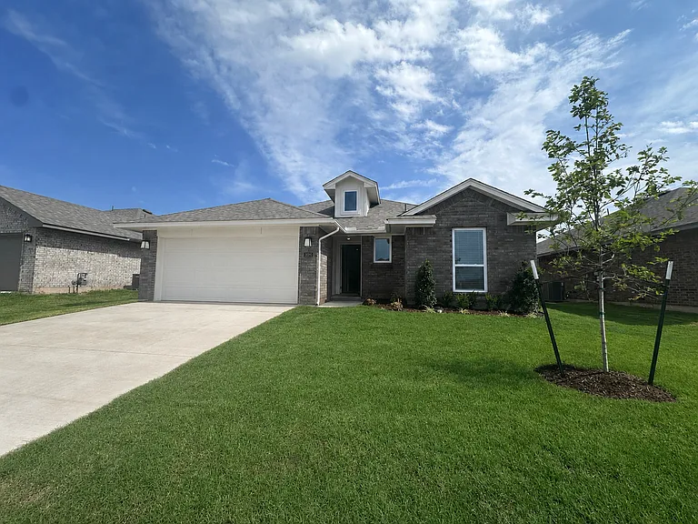 4021 Caraway Ln — Photo 1